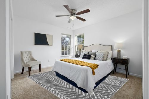 nuLOOM Rosanne Transitional Striped Area Rug, 8x10, Dark Grey in White and Yellow Modern Bedroom