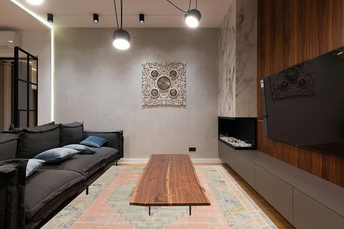 Unique Loom Whitney Collection Area Rug - Geneva (7' 10" x 10' Rectangle, Pink/ Blue) in Dark Wood Living Room with Black Couch