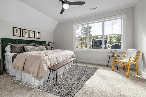 BELLEZE Area Rug Modern Solid Colored Indoor Outdoor Rug, Accent Rug for Patio, Living Room or Kitchen, Luxury Bohemian Style Home Decor, 8' x 10' - Light Gray in Grey Traditional Bedroom with King Bed
