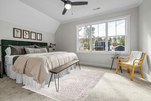 SAFAVIEH Tulum Collection Area Rug - 6' x 9', Ivory & Grey, Moroccan Boho Distressed Design, Non-Shedding & Easy Care, Ideal for High Traffic Areas in Living Room, Bedroom (TUL264A) in Grey Traditional Bedroom with King Bed