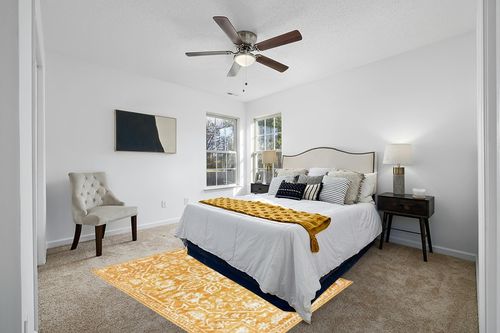 Well Woven Dazzle DISA Gold Vintage Bohemian Oriental Distressed 5x7 (5'3" x 7'3") Area Rug in White and Yellow Modern Bedroom