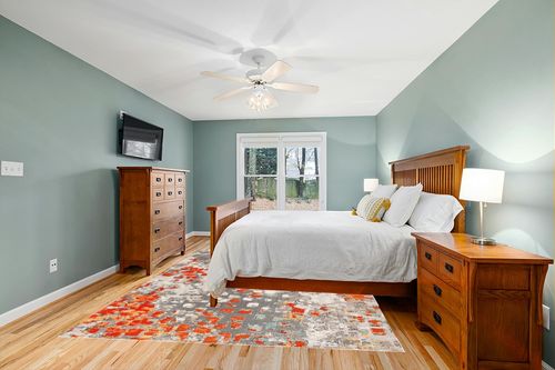 ‎Grey/Orange ‎Contemporary  ‎Living Room ‎Area Rug in Teal and Orange Wood Bedroom