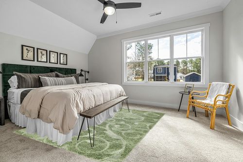 Unique Loom Floral Shag Collection Area Rug-Carved, 8 ft x 10 ft, Green in Grey Traditional Bedroom with King Bed
