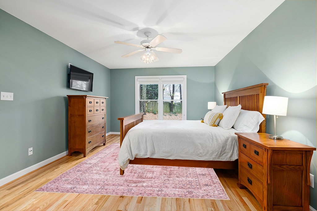 Bohemian Vintage Foldable Large Carpet in Teal and Orange Wood Bedroom
