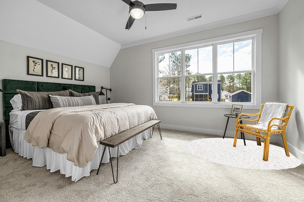 White 7 Ft Round  Shag Rug in Grey Traditional Bedroom with King Bed