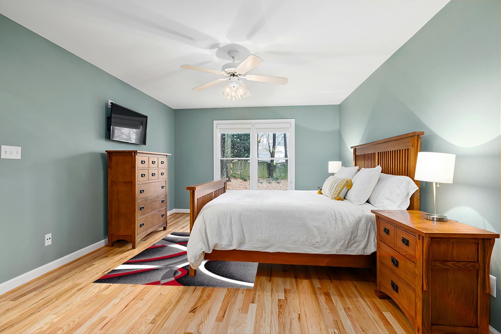 Grey Modern Fade Resistant, Stain Resistant Bedroom, Living Room, Dining Room Area Rug in Teal and Orange Wood Bedroom