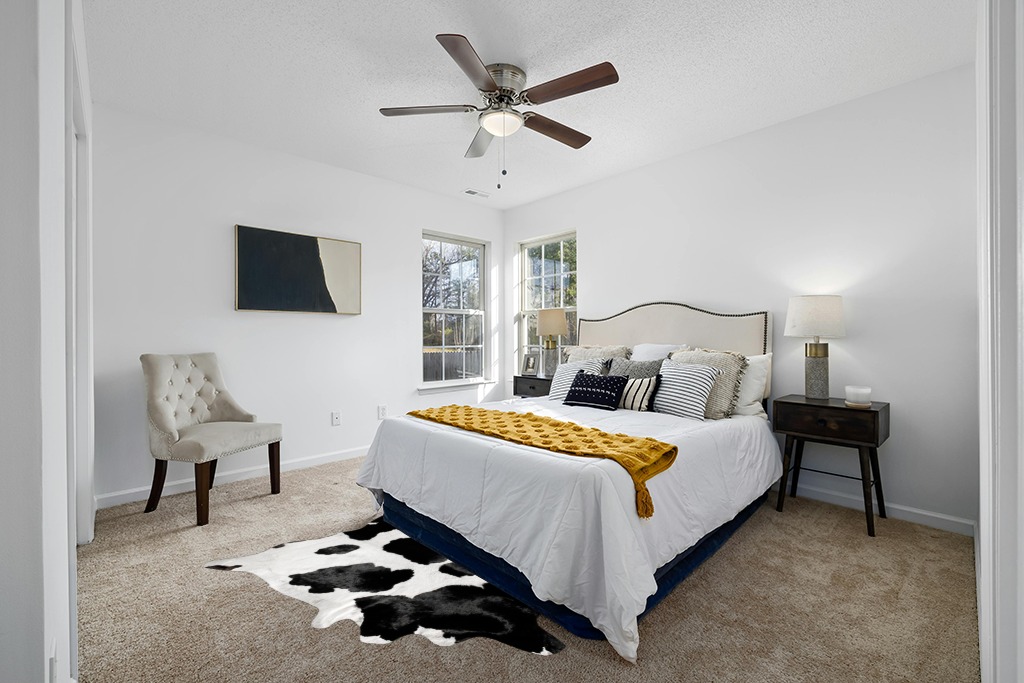 A-STAR Black and White Cowhide Area Rug Premium Quality Natural Cow Skin Leather Rug for Living Room Décor 5ft x 6ft (60Inch x 72Inch, 152.4CM x 182.88CM) X-Large in White and Yellow Modern Bedroom