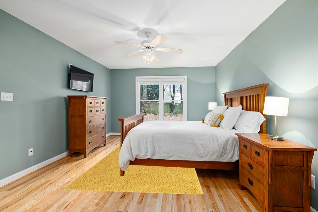 Yellow, 6x9 Feet fluffy rug in Teal and Orange Wood Bedroom