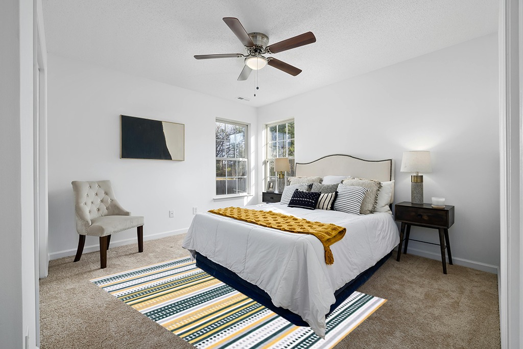 SAFAVIEH Montauk Collection Area Rug - 5' x 8', Yellow & Ivory, Handmade Boho Stripe Cotton, Ideal for High Traffic Areas in Living Room, Bedroom (MTK451D) in White and Yellow Modern Bedroom