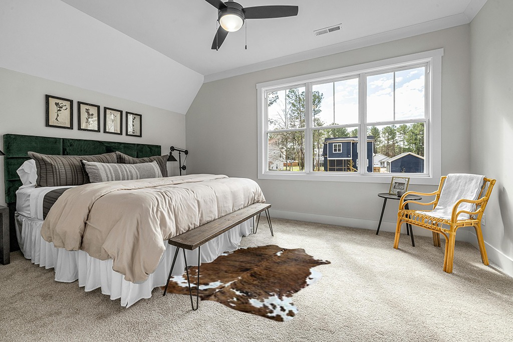 bonanza leathers Genuine Cowhide Rug Classic Tricolor Size S/L/XL 5X6/6X7/7X8 FT (L) in Grey Traditional Bedroom with King Bed