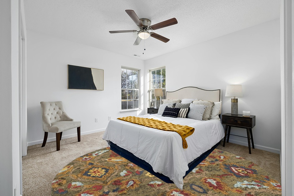 Safavieh Blossom Collection 10' Round Green/Multi BLM402B Handmade Wool Area Rug in White and Yellow Modern Bedroom