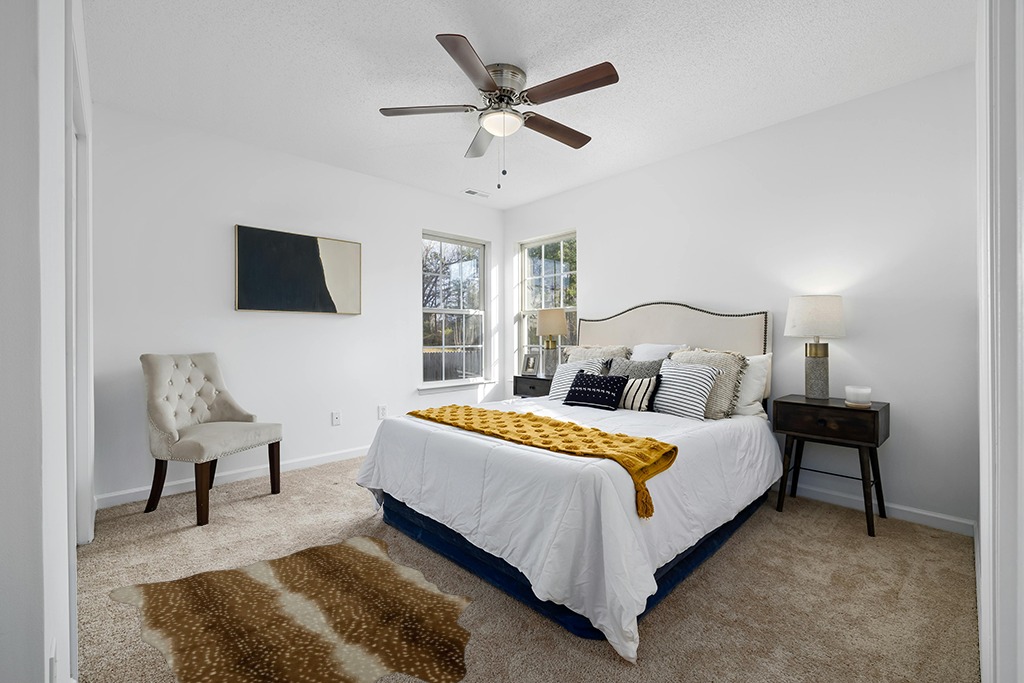 Linon Home Decor Products Faux Cow Hide Mini Scatter Size Antelope Print in Beige and White Polyester Hand Made 3'10" X 5' Area Rug in White and Yellow Modern Bedroom