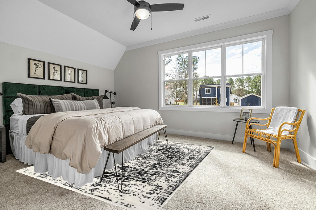 nuLOOM Jordana Vintage Distressed Medallion Area Rug, 8x10, Black and White in Grey Traditional Bedroom with King Bed