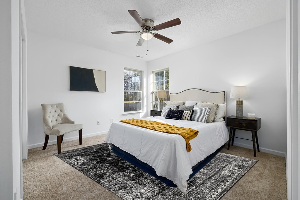 Unique Loom Sofia Collection Area Rug - Casino (7' 10" x 10' Rectangle, Black/ Ivory) in White and Yellow Modern Bedroom