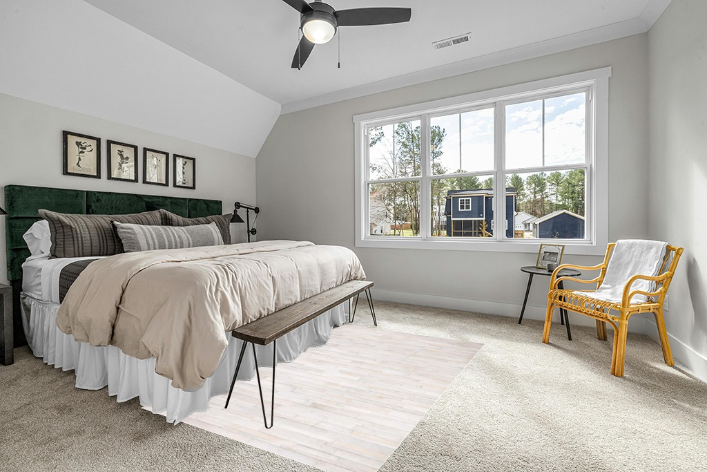SAFAVIEH Studio Leather Collection 5' x 8' Ivory / Light Grey STL804A Handmade Mid-Century Modern Leather Area Rug in Grey Traditional Bedroom with King Bed