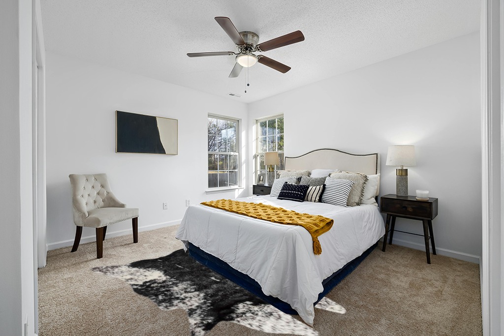 Luxe Faux Cowhide Rug for Rustic and Western Decor | Low Pile Faux Fur Rug with Salt/Pepper Black + White Cow Print | Cruelty-Free Fade Resistant Living Room Rugs | 5-1/4 x 7-1/2 ft in White and Yellow Modern Bedroom
