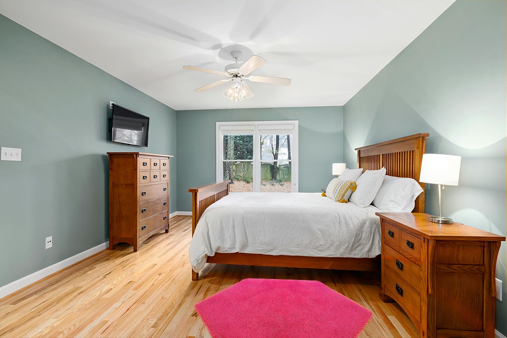 junovo Ultra Soft Rug in Teal and Orange Wood Bedroom