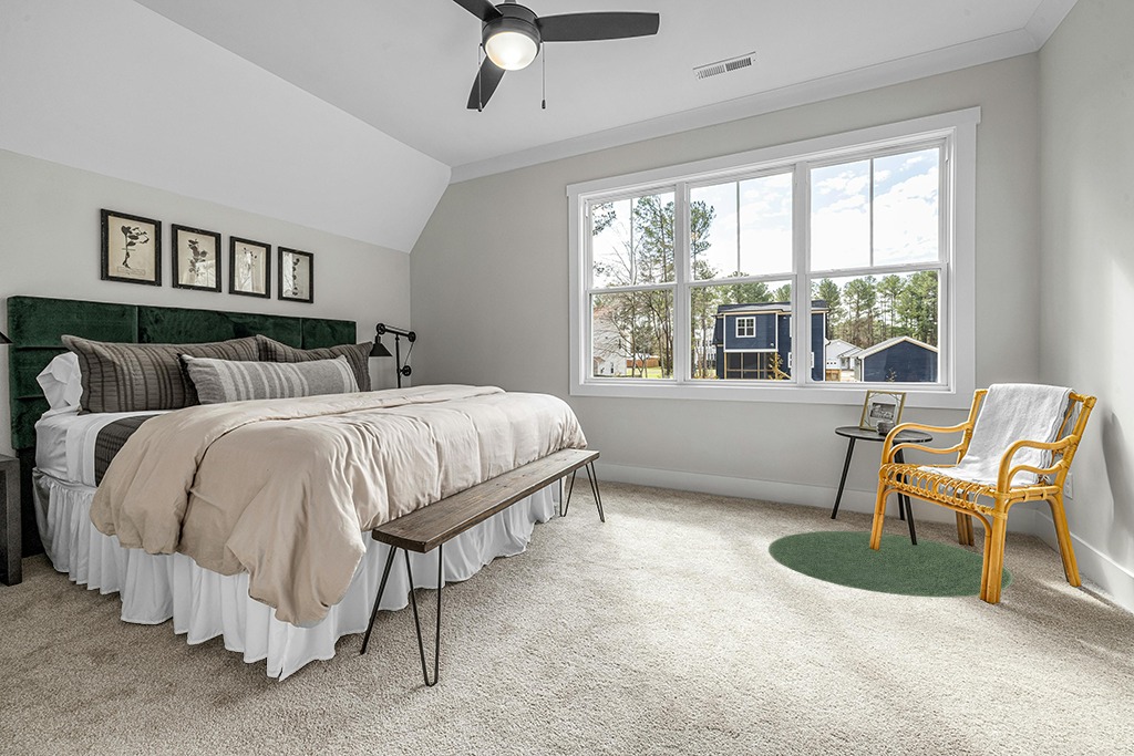 4 Ft Round Green fluffy rug in Grey Traditional Bedroom with King Bed