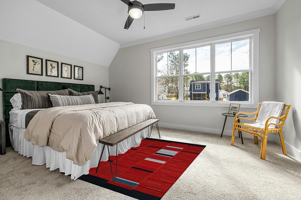 SAFAVIEH Kilim Collection Area Rug - 5' x 8', Red, Handmade Flat Weave Wool, Ideal for High Traffic Areas in Living Room, Bedroom (KLM814A) in Grey Traditional Bedroom with King Bed