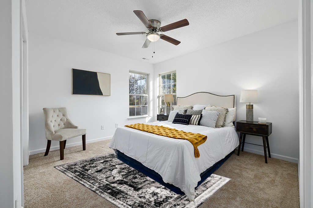 Unique Loom Sofia Collection Area Rug - Salle Garnier (5' 3" x 8' Rectangle, Black/ Ivory) in White and Yellow Modern Bedroom