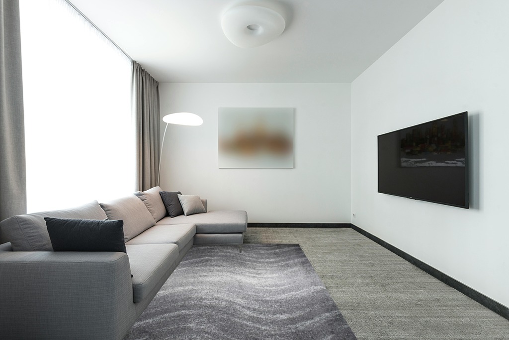 nuLOOM Julene Abstract Waves Area Rug, 5x8, Gray in Modern Living Room with Grey Couch