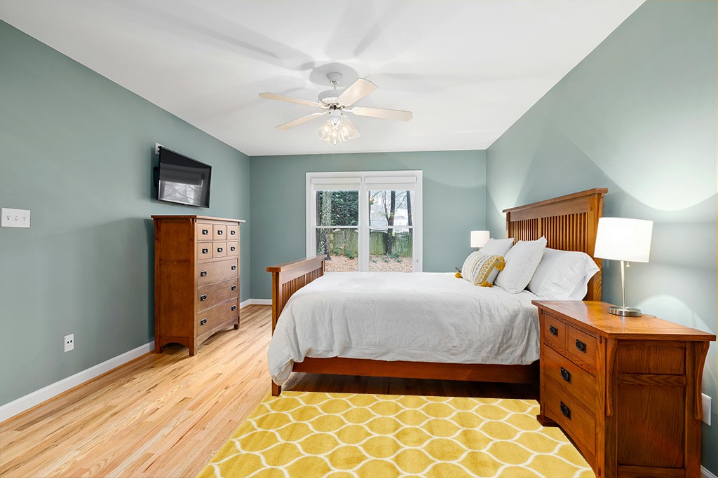 Unique Loom Trellis Frieze Collection Area Rug - Rounded (4' 1" x 6' 1", Yellow/ Ivory) in Teal and Orange Wood Bedroom