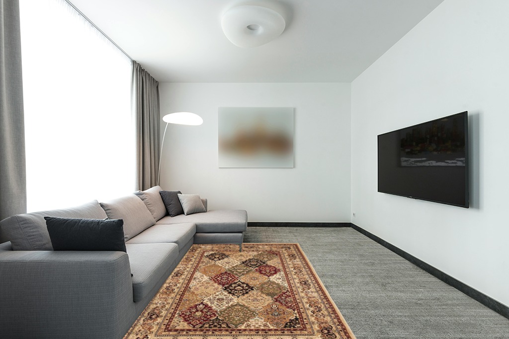 SAFAVIEH Lyndhurst Collection Area Rug - 5'3" x 7'6", Multi & Beige, Traditional Oriental Design, Non-Shedding & Easy Care, Ideal for High Traffic Areas in Living Room, Bedroom (LNH221C) in Modern Living Room with Grey Couch