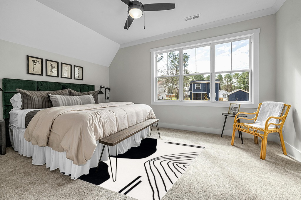 Safavieh Rodeo Drive Collection Area Rug - 5' x 8', Ivory & Black, Handmade Mid-Century Modern Abstract Wool, Ideal for High Traffic Areas in Living Room, Bedroom (RD860B) in Grey Traditional Bedroom with King Bed