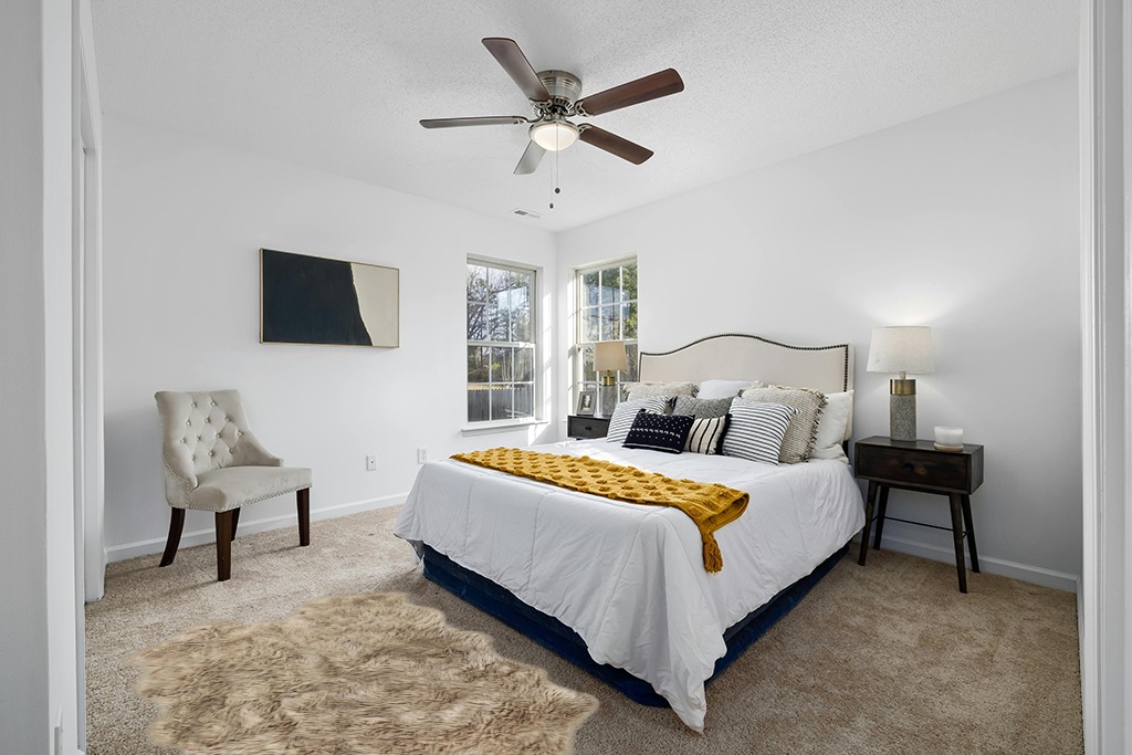 Nouvelle Legende® Faux Fur Sheepskin Premium Rug Quattro (43 in. X 73 in.) Tan in White and Yellow Modern Bedroom