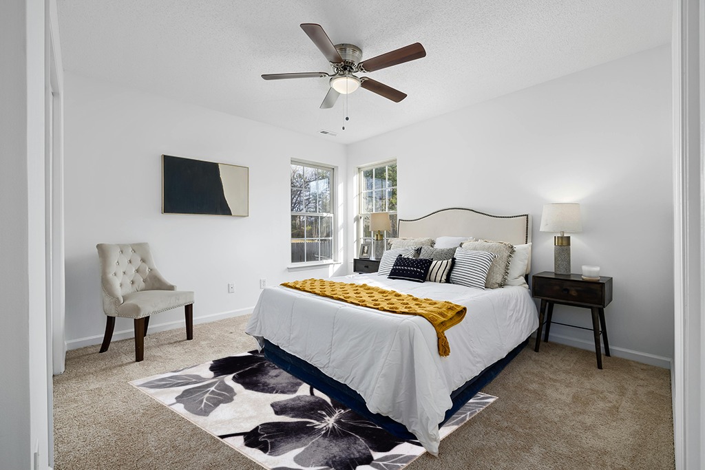 CAMILSON Solana Modern Floral 5x7 Area Rugs Non-Skid (Non-Slip) Rubber Backing Black and White Flowers Indoor Rug (5x7, Black White) in White and Yellow Modern Bedroom