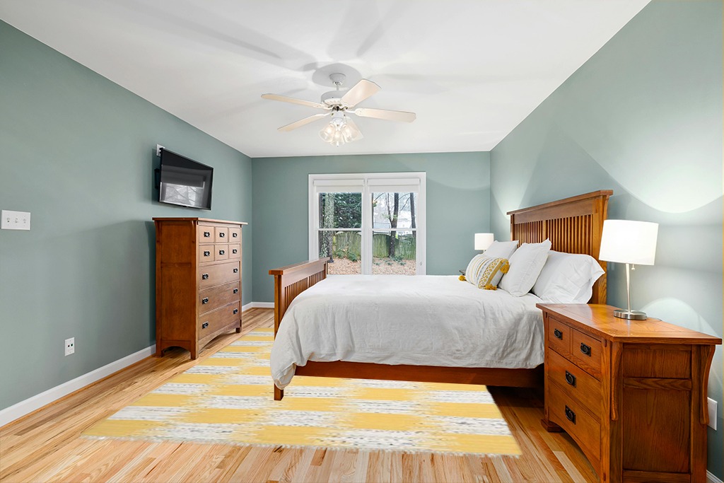 SAFAVIEH Montauk Collection Area Rug - 8' x 10', Yellow & Multi, Handmade Fringe Cotton, Ideal for High Traffic Areas in Living Room, Bedroom (MTK721A) in Teal and Orange Wood Bedroom