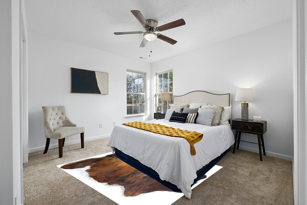 bonanza leathers Genuine Cowhide Rug Tricolor Brindle Size S/L/XL 5X6/6X7/7X8 FT (6X7) in White and Yellow Modern Bedroom