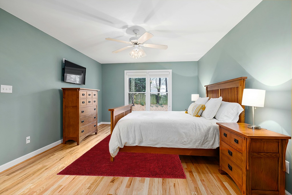 Red Shag Rug 6'x9' in Teal and Orange Wood Bedroom