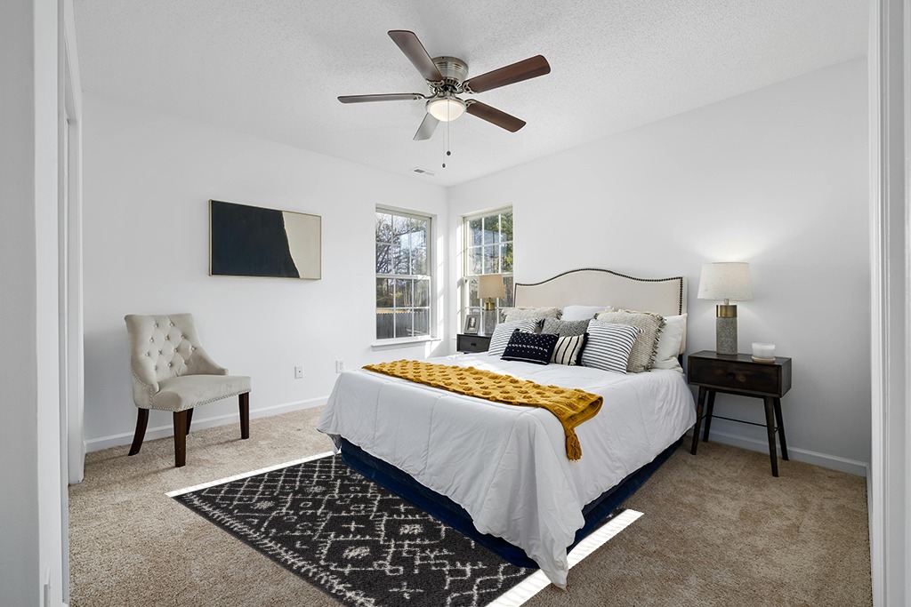 Hauteloom Berber Shag Collection - Thetford Farmhouse Living Room Bedroom Area Rug with Tassel - Fluffy Plush High Pile Carpet - Soft Shaggy Rug, Moroccan Trellis - Black, White, Beige - 5'3" x 7'3" in White and Yellow Modern Bedroom