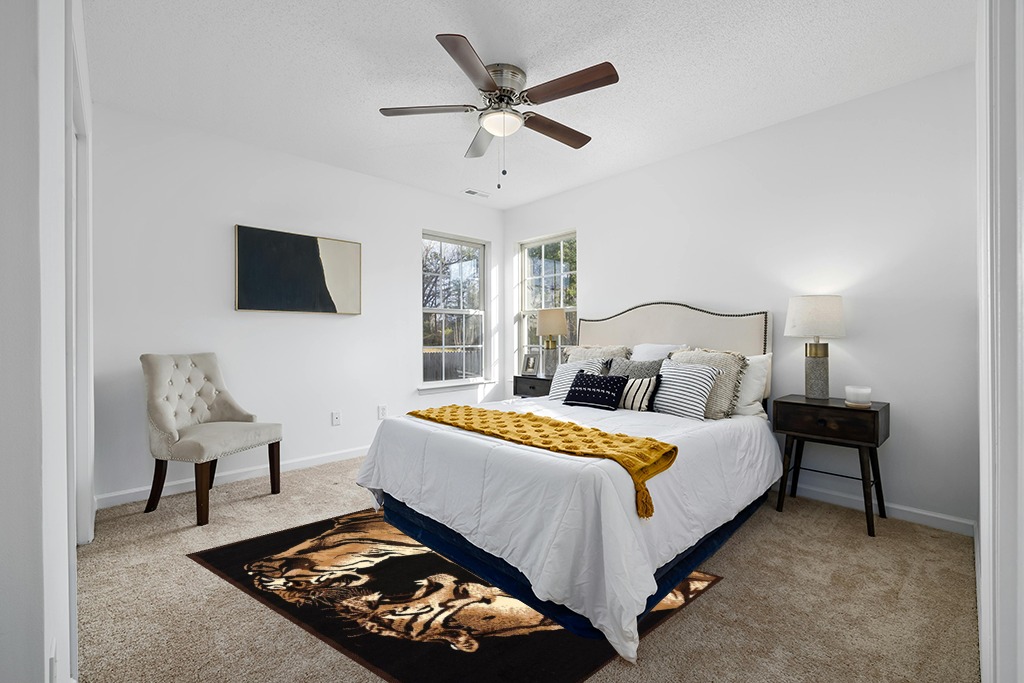 United Weavers of America Legends Collection Double Tigers Rug, 5'3" by 7'2" in White and Yellow Modern Bedroom