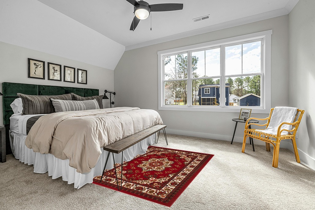 Maroon Traditional Non Slip Living Room Area Rug in Grey Traditional Bedroom with King Bed