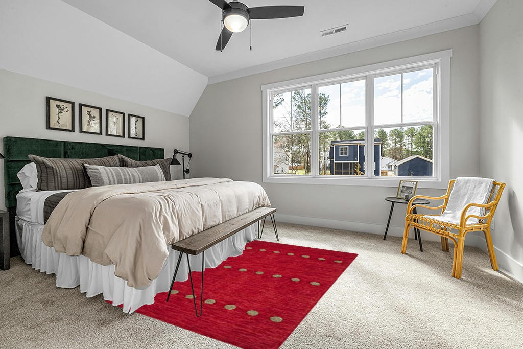 SAFAVIEH Himalaya Collection Area Rug - 5' x 8', Red, Handmade Wool, Ideal for High Traffic Areas in Living Room, Bedroom (HIM590Q) in Grey Traditional Bedroom with King Bed