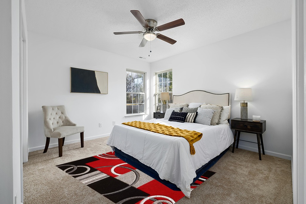 Red Modern Stain-resistant Living Room Area Rug in White and Yellow Modern Bedroom