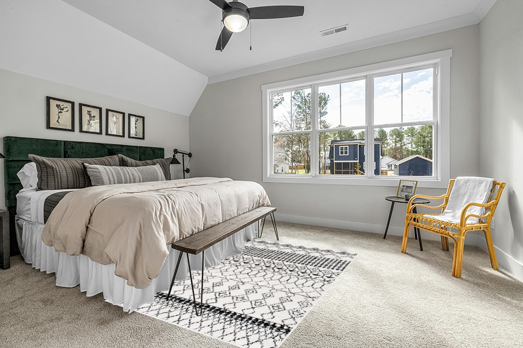 SAFAVIEH Tulum Collection Area Rug - 5'3" x 7'6", Ivory & Black, Moroccan Boho Distressed Design, Non-Shedding & Easy Care, Ideal for High Traffic Areas in Living Room, Bedroom (TUL229B) in Grey Traditional Bedroom with King Bed