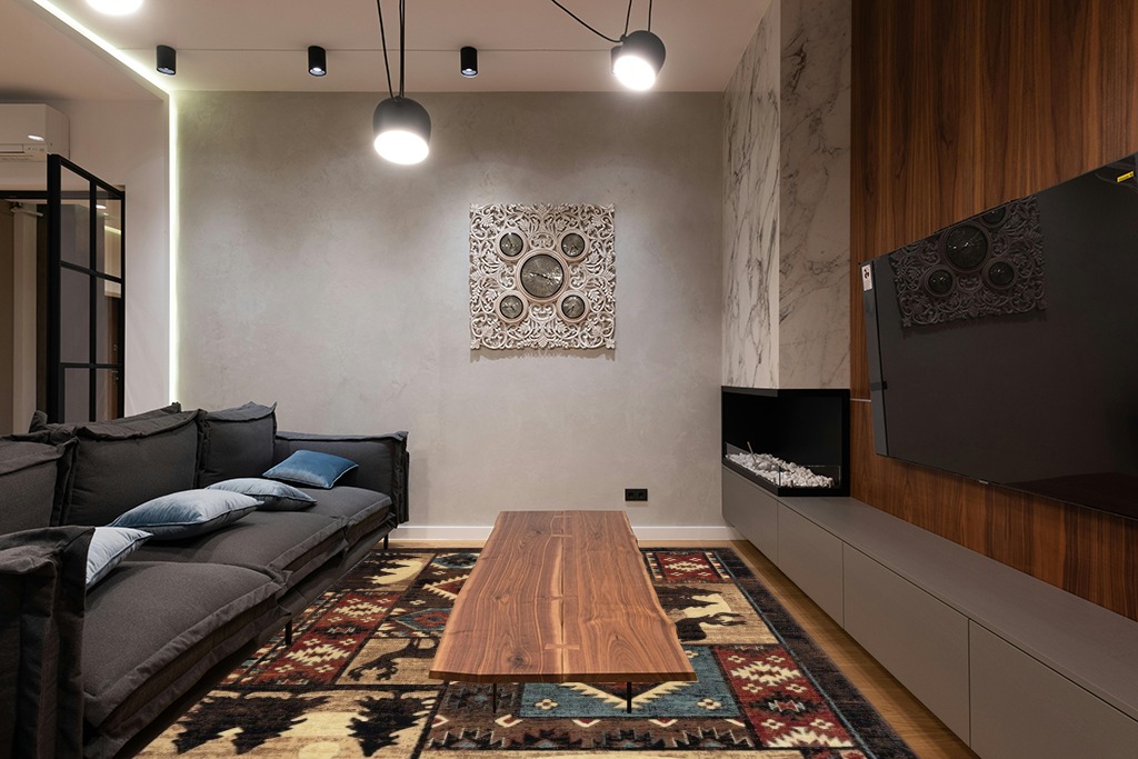 Home Dynamix Buffalo Bear Rustic Area Rug, Brown/Red, 7'10"x10'5", Rectangular in Dark Wood Living Room with Black Couch