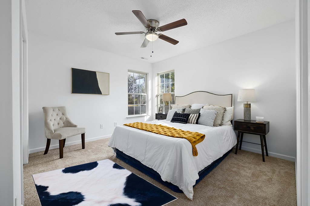 Safavieh Faux Hide Collection Accent Rug - 4' x 6', Ivory & Dark Blue, Non-Shedding & Easy Care, Machine Washable Ideal for High Traffic Areas in Entryway, Living Room, Bedroom (FAH548A) in White and Yellow Modern Bedroom