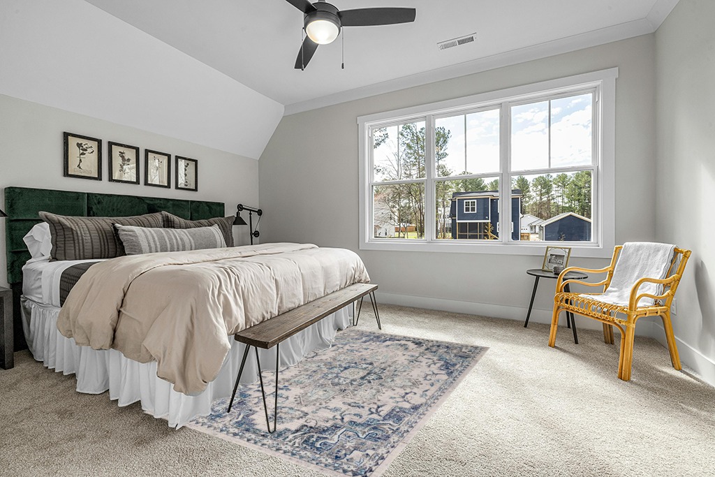SAFAVIEH Madison Collection Area Rug - 5'3" x 7'6", Ivory & Grey, Boho Chic Medallion Distressed Design, Non-Shedding & Easy Care, Ideal for High Traffic Areas in Living Room, Bedroom (MAD473C) in Grey Traditional Bedroom with King Bed