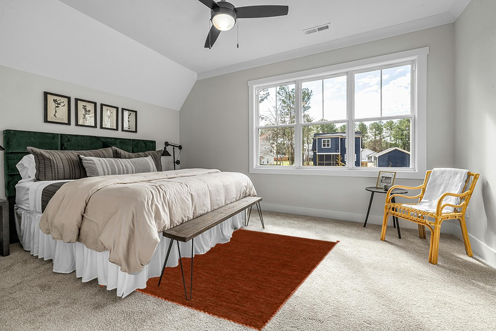SAFAVIEH Montauk Collection Area Rug - 5' x 8', Orange & Black, Handmade Flat Weave Cotton Corner Tassel, Ideal for High Traffic Areas in Living Room, Bedroom (MTK150P) in Grey Traditional Bedroom with King Bed
