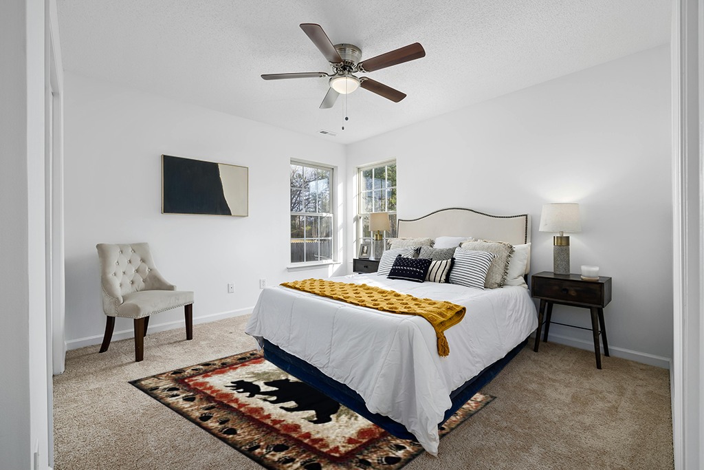 Masada Masada Rugs 5'x7' Cabin/Lodge Theme Area Rug with Bear and Cub Scene in White and Yellow Modern Bedroom