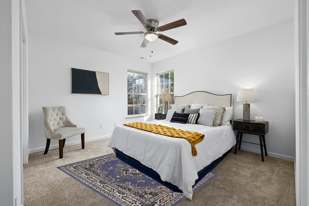 Country Blue Premium Sakarya Fade Resistant, Stain Resistant, Washable Area Rug in White and Yellow Modern Bedroom