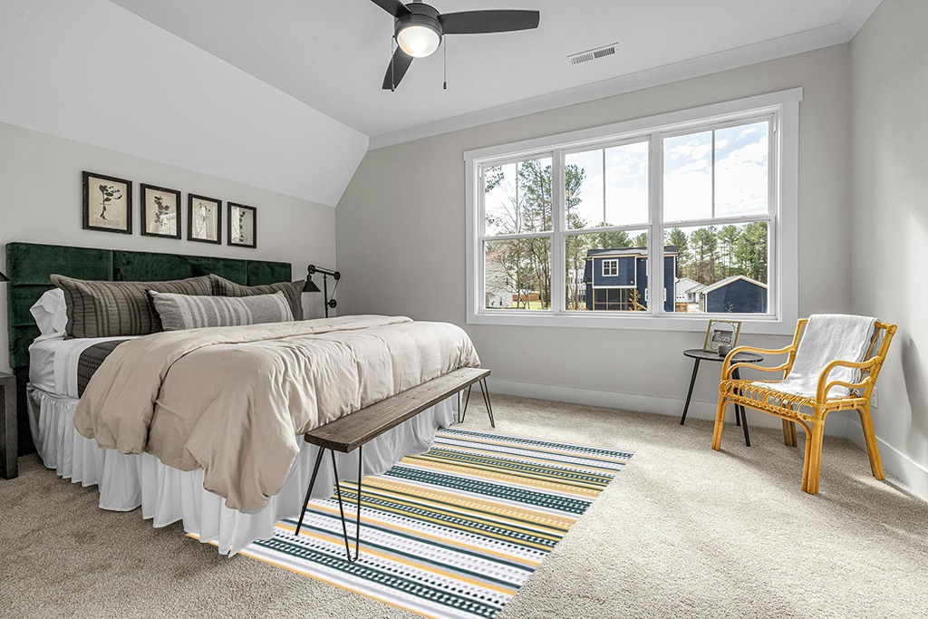 SAFAVIEH Montauk Collection Area Rug - 5' x 8', Yellow & Ivory, Handmade Boho Stripe Cotton, Ideal for High Traffic Areas in Living Room, Bedroom (MTK451D) in Grey Traditional Bedroom with King Bed