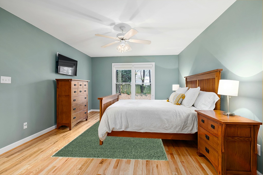 Green Shag Rug 6'x9' in Teal and Orange Wood Bedroom