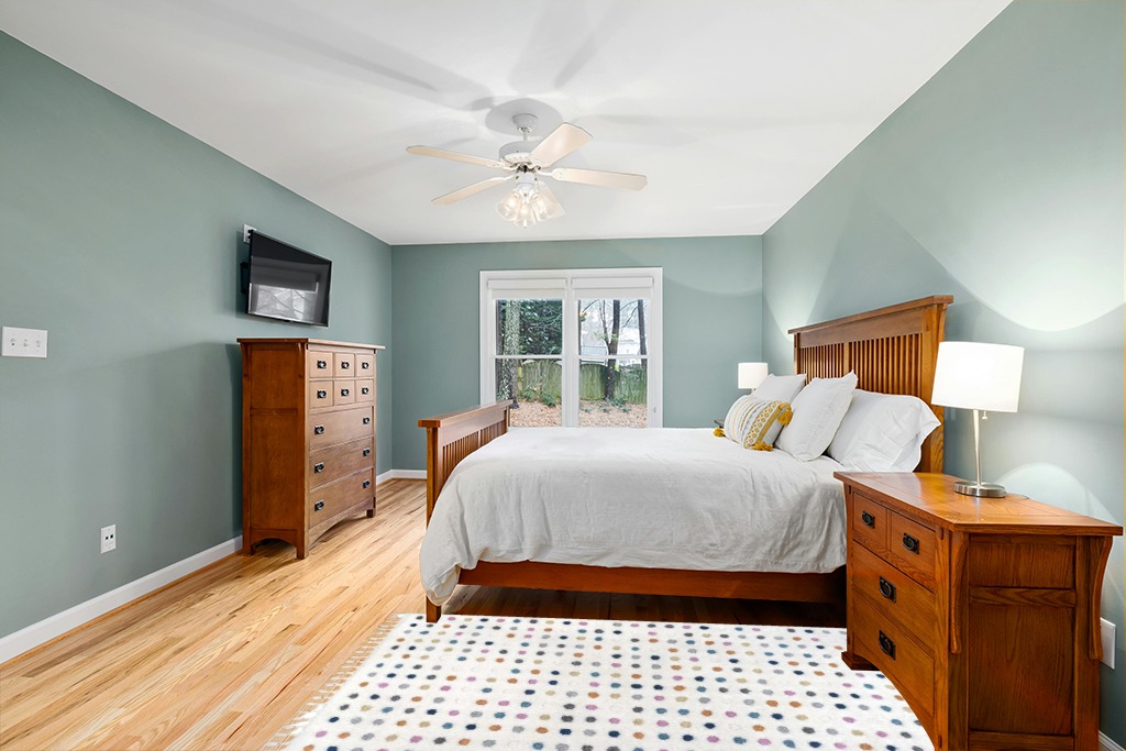 Filson Polka Dots Beige Area Rug Mack & Milo Rug Size: Rectangle 4' x 6' in Teal and Orange Wood Bedroom
